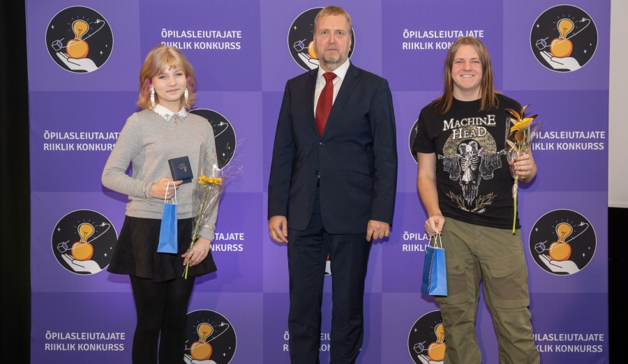 Pildil õpilasleiutajad