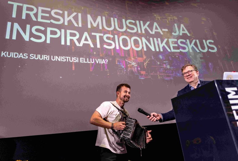 Jalmar Vabarna ja Hando Sinisalu esinemas Mikro SÜDI konverentsil